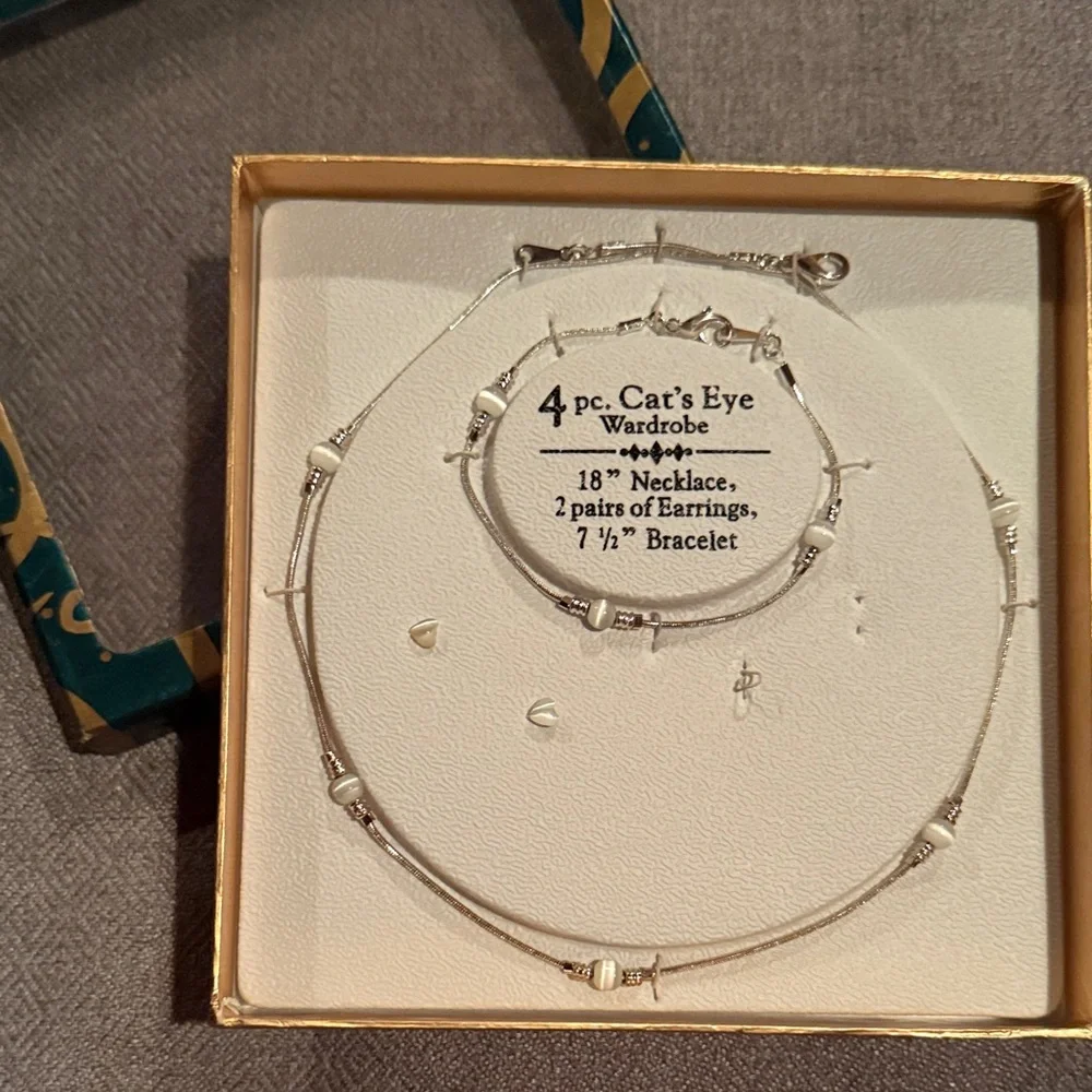New! 3 piece Cat's Eye Jewelry Set - Picture 1 of 7